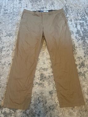 Old Navy Men's Khaki Straight-Leg Chinos